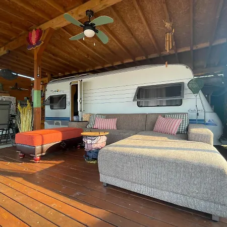 Campsite каравана Lotus- къмпинг гардения Lozenets