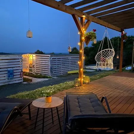 каравана Lotus- къмпинг гардения Campsite